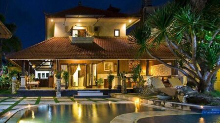 Biệt thự sân vườn sát sân bay Nội Bài